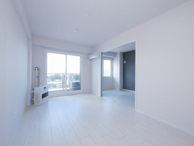 眺望　白基調の明るいお部屋です♪