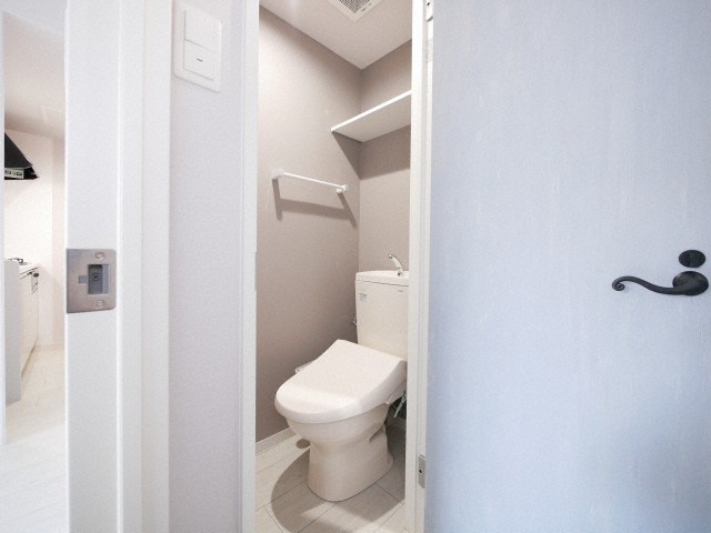 トイレ　快適なウォシュレット付きです♪