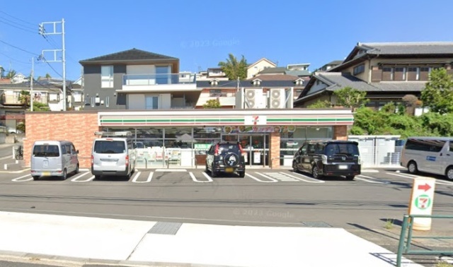 コンビニ　セブンイレブン町田金井入口店（コンビニ）まで589m