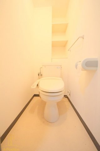 トイレ　コスモリード大阪本町