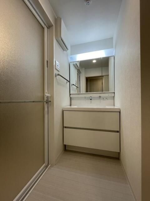 洗面設備　スペースが確保できる洗面所です