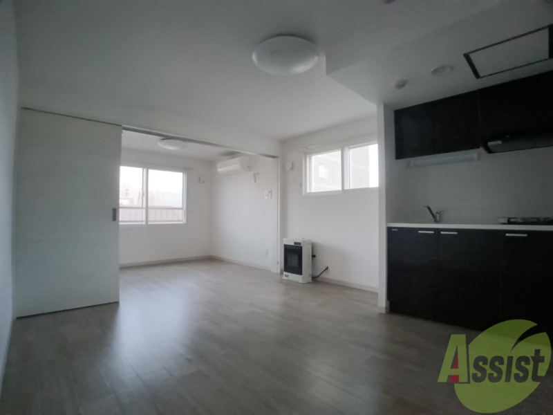 居室・リビング　広くてきれいなリビングです！快適に過ごせそうですね。