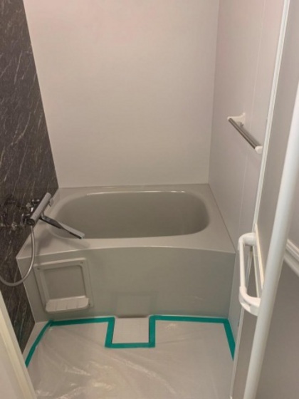 バス・シャワールーム　※別部屋の写真です