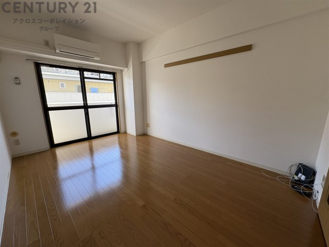 居室・リビング　南向き8.5帖の洋室です♪