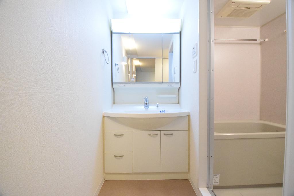 洗面設備　洗髪洗面化粧台