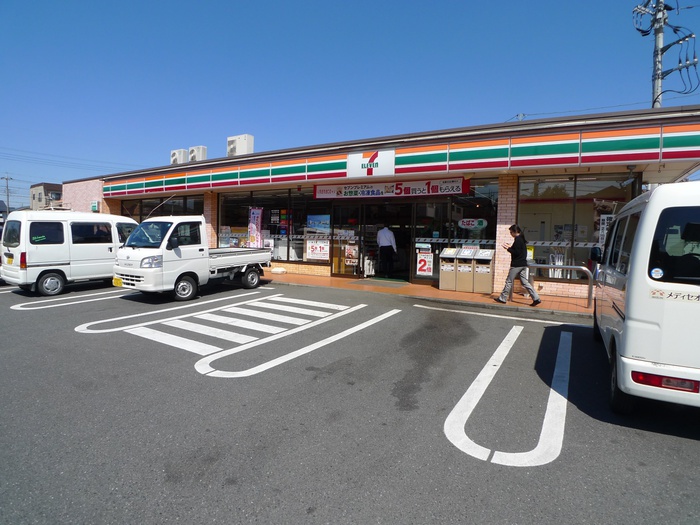 コンビニ　セブンイレブン（コンビニ）まで600m