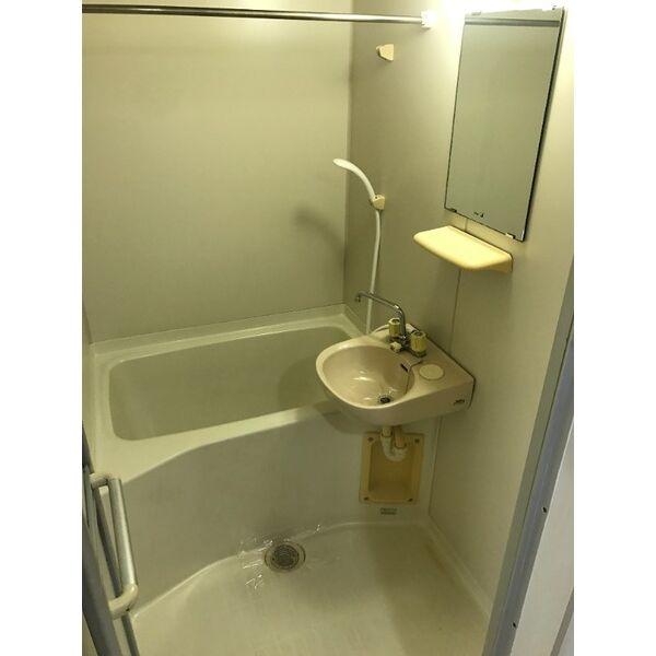 バス・シャワールーム　シンプルで機能的なユニットバス！