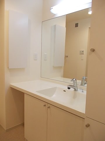 洗面設備　コンパクトで使いやすい洗面所