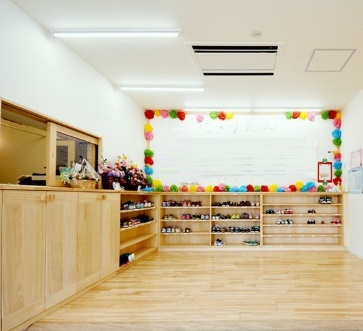 幼稚園・保育園　グローバルキッズ愛住町園（幼稚園・保育園）まで140m