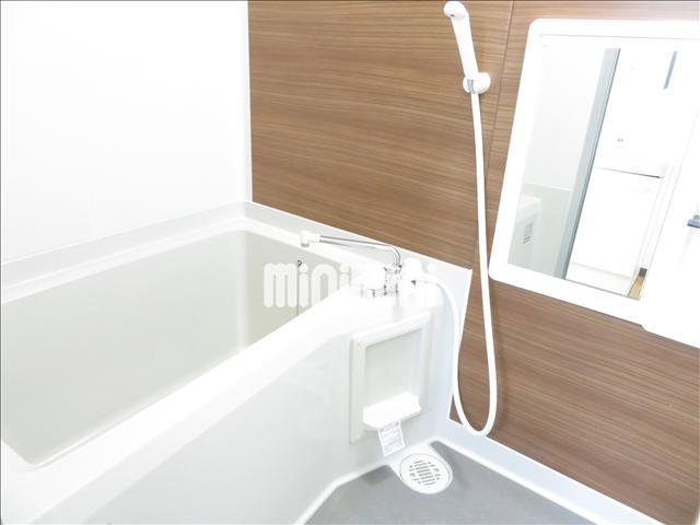 バス・シャワールーム　清潔感のあるバスルーム