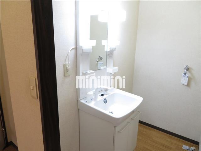 洗面設備　忙しい朝にうれしい洗髪洗面化粧台