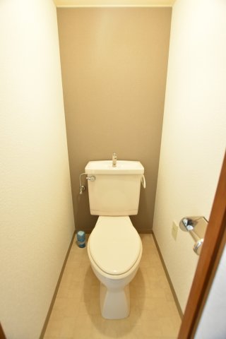 トイレ　別号室の画像です。ご参考下さい