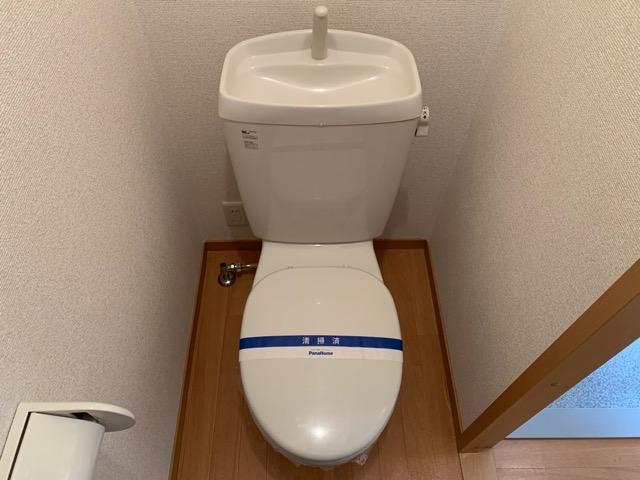 トイレ　清潔感のあるトイレです