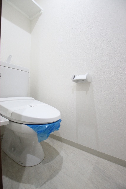 トイレ　※別室の参考写真の為、現況優先です。