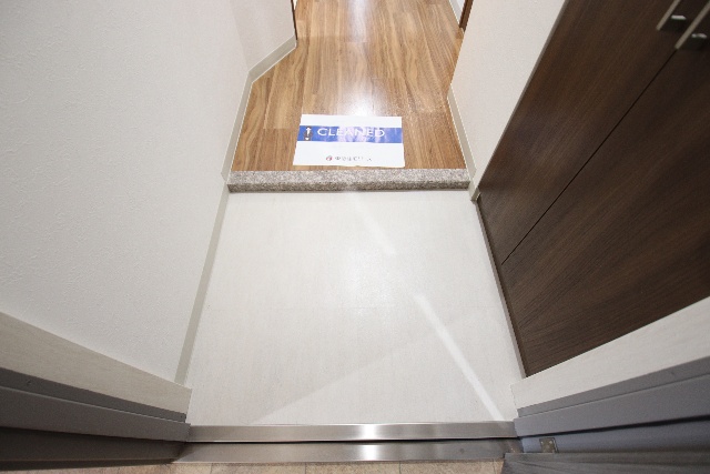 玄関　※別室の参考写真の為、現況優先です。