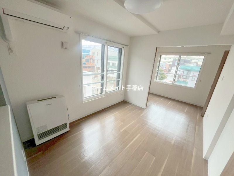 居室・リビング　広々リビングスペースございます！