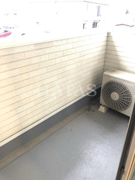 バルコニー　同物件別部屋です。