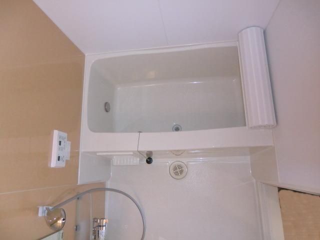 バス・シャワールーム　経済的な追い焚き機能付き