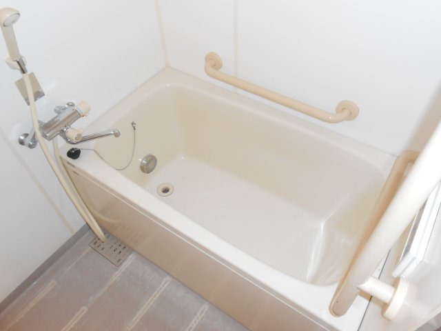 バス・シャワールーム　別号室の参考写真です。現況優先