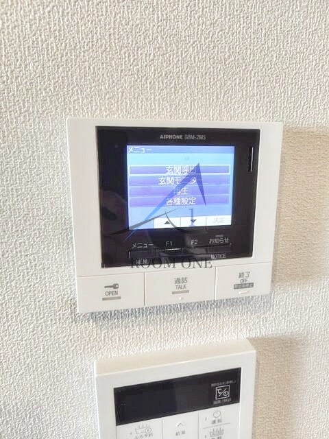 セキュリティ　モニター付きインターホンです。