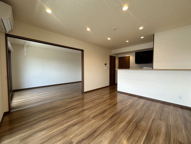 居室・リビング　別号室参考写真