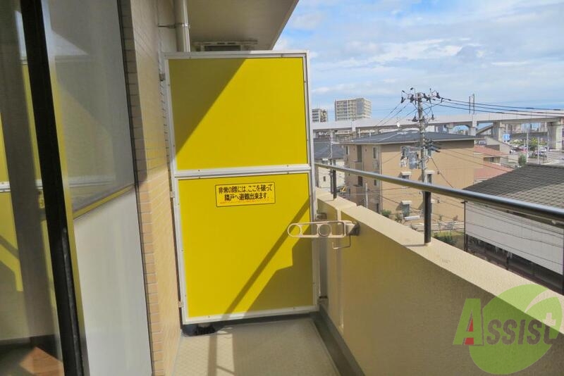 バルコニー　陽当たりがよく、お洗濯物がよく乾きそうですね