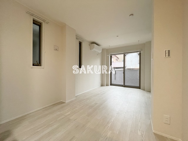 居室・リビング　使いやすい形の為、レイアウトを楽しめます♪