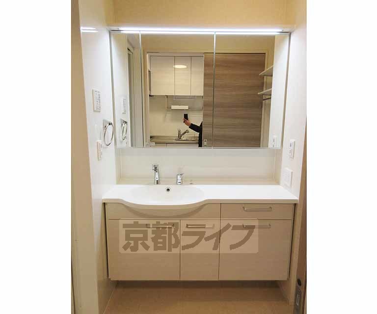 洗面設備　ワイド洗面台！