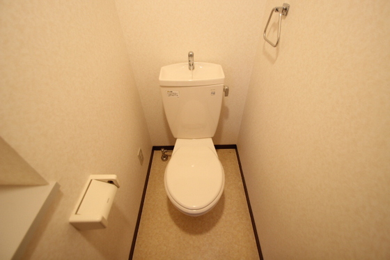 トイレ　※別部屋の写真です