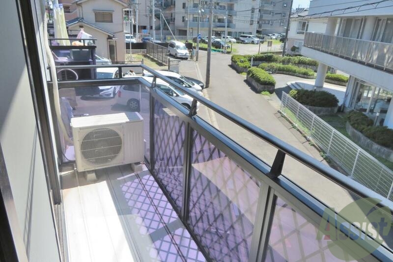 バルコニー　日当たりが良さそうですねー。気持ちよくお洗濯が出来そうです。