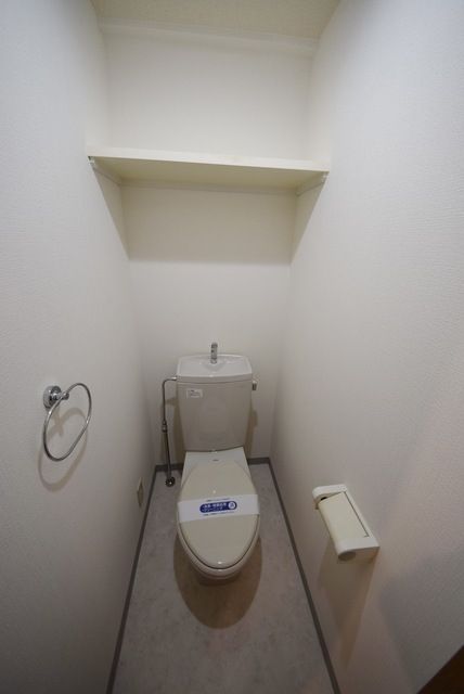 トイレ　同物件別部屋写真