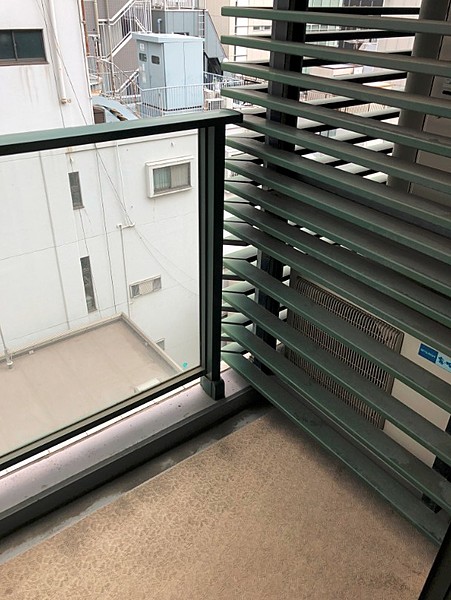 バルコニー　陽当たり良好なバルコニーです