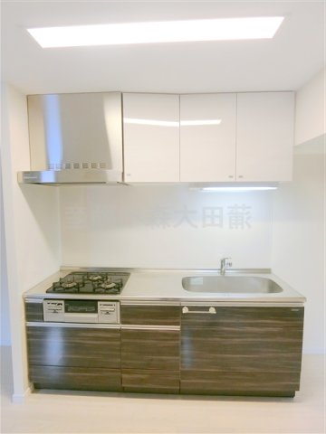 キッチン　3口ガスグリル付システムキッチン