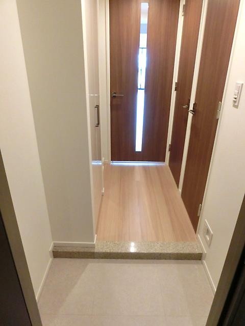 玄関　※写真は同タイプ住戸です。