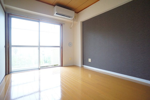 居室・リビング　※同タイプの他号室の写真です