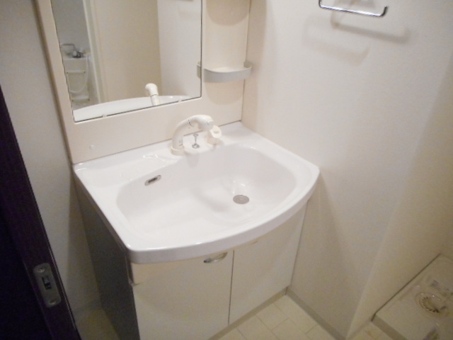 洗面設備　モデル写真