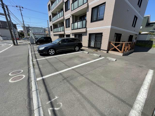 駐車場　駐車場