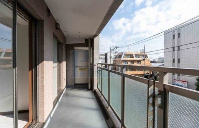 バルコニー　うれしいバルコニー付き！