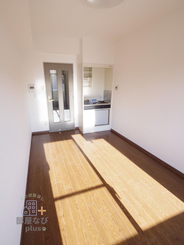 居室・リビング　※他号室写真です