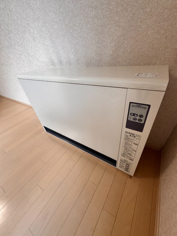 その他設備　蓄熱暖房機♪
