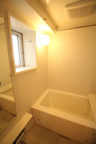 バス・シャワールーム　コンフォリア東池袋EAST　豊島区東池袋2