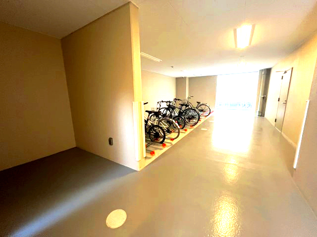 駐車場　同物件反転の画像となっております 間取り図を参照してください
