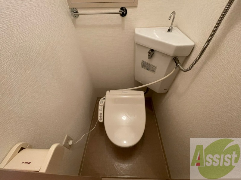 トイレ　こちらはトイレです。清潔感があり、安心して使用できます。