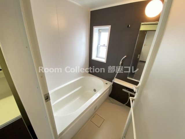 バス・シャワールーム　※同物件他部屋写真　色違いの場合有　現状優先