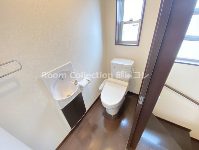 トイレ　※同物件他部屋写真　色違いの場合有　現状優先