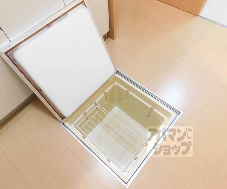 収納　便利な床下収納です