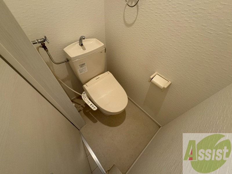 トイレ　トイレです。ウォシュレット付を探している方、おすすめです。