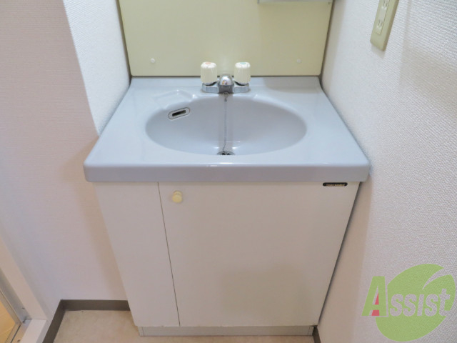 洗面設備　忙しい朝の味方、独立洗面台があるのは嬉しいですね