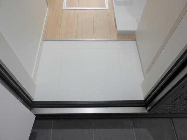 玄関　別部屋の参考写真になります