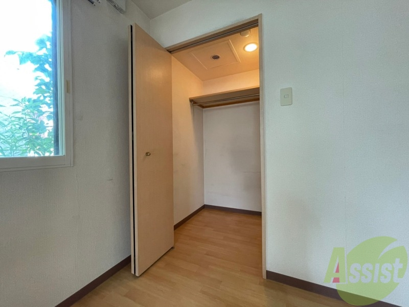 収納　寝室の収納です。部屋がすっきり片付きます。